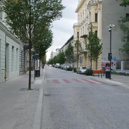 White Centre Apartment *